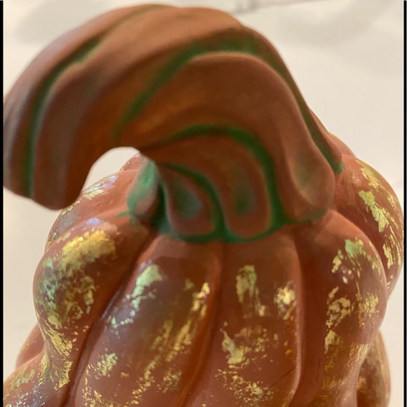 EUC Set of 2 Unglazed Ceramic Pumpkins - Picture 4 of 5